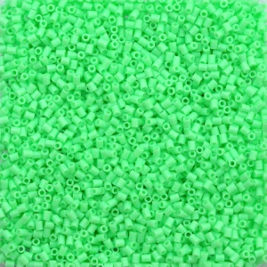 BEADS MINI 2,6 mm bolsa 500 unds aprox - B119 Menta Polar